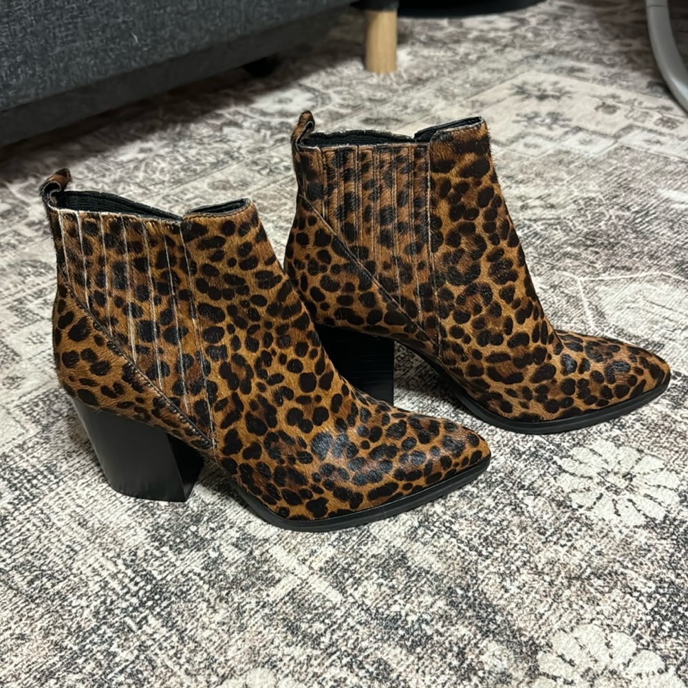 EUC Marc Fisher Leopard Ankle Boots